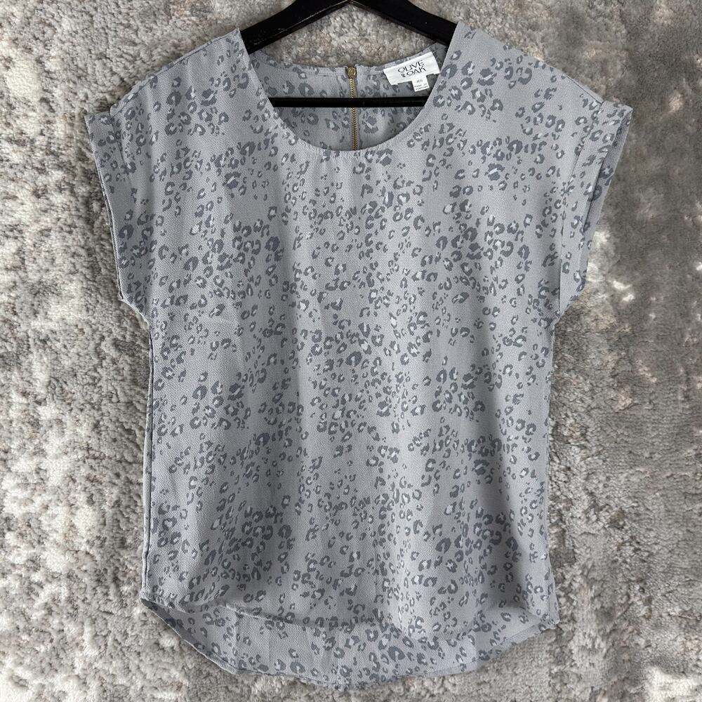 Olive Oak Size XS Leopard Print Stretch Top Gray Short Sleeve Pullover